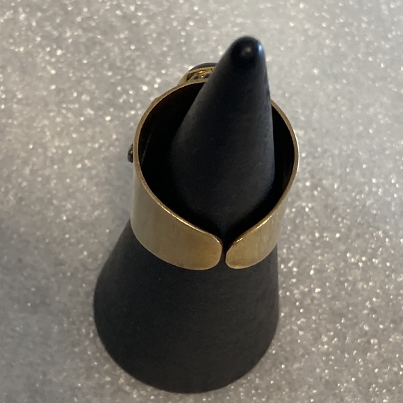 NWOT - Adjustable Style Brass Statement Ring Smooth Black Oval Stone - S⦠- Picture 14 of 14